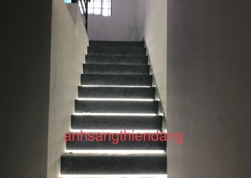 Đèn led cầu thang cảm biến giá bao nhiêu